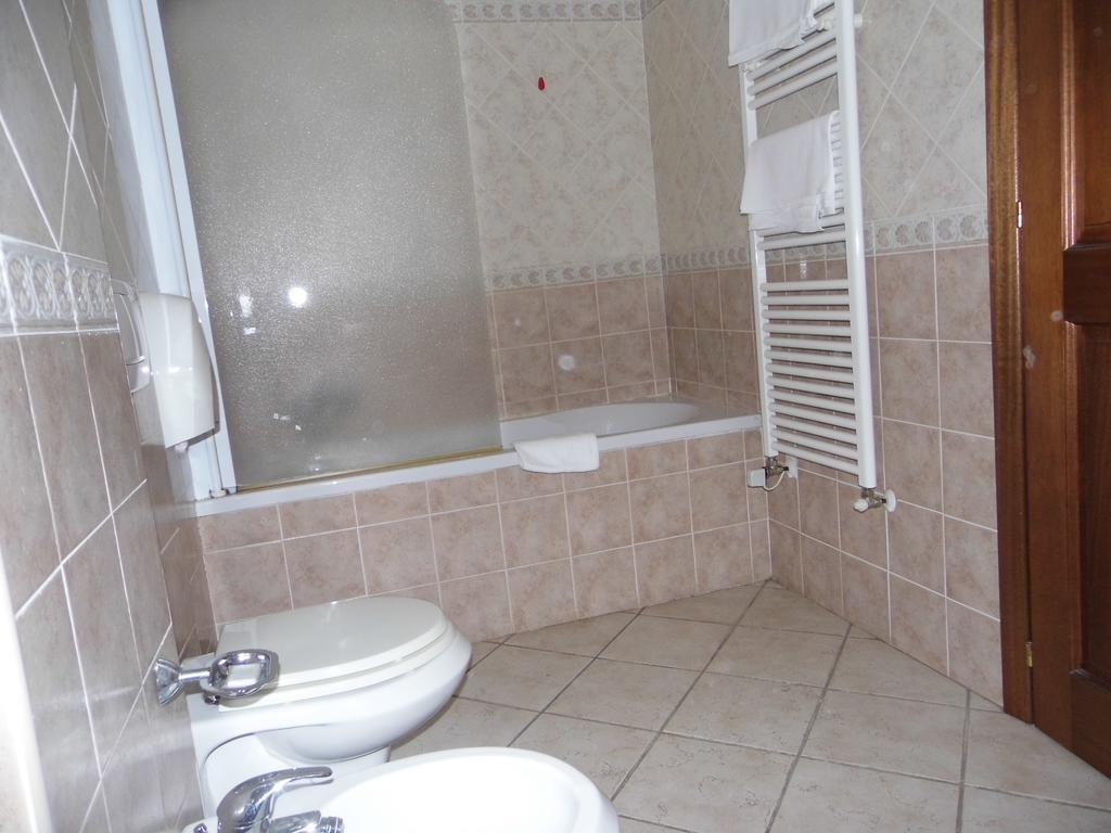 Hotel Valleumbra Torgiano Bilik gambar